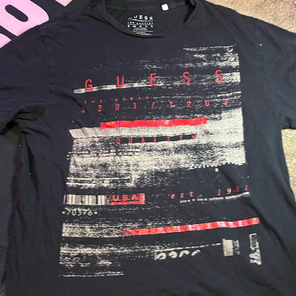 GUESS T-shirt size small